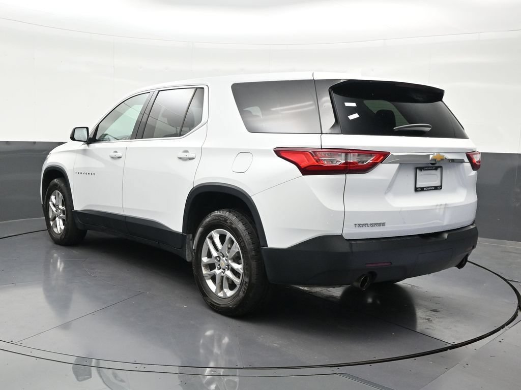 Used 2021 Chevrolet Traverse LS FWD image 3