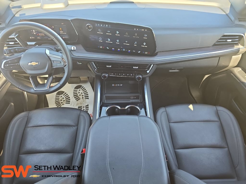 Used 2025 Chevrolet Suburban LT AWD/4WD image 9