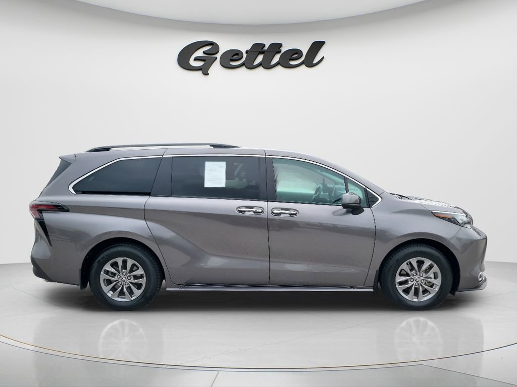 Certified 2024 Toyota Sienna XLE w/ XLE Plus Package FWD image 4