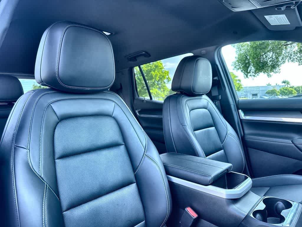 Used 2026 GMC Terrain Elevation w/ Elevation Premium Package FWD image 27