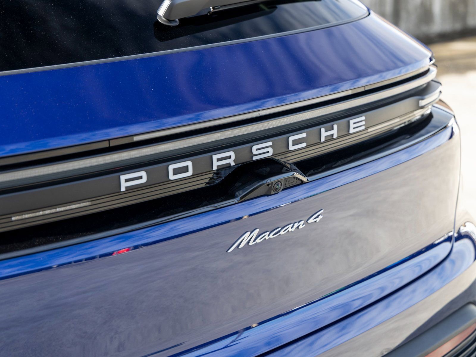 Certified 2025 Porsche Macan 4 Electric image 19