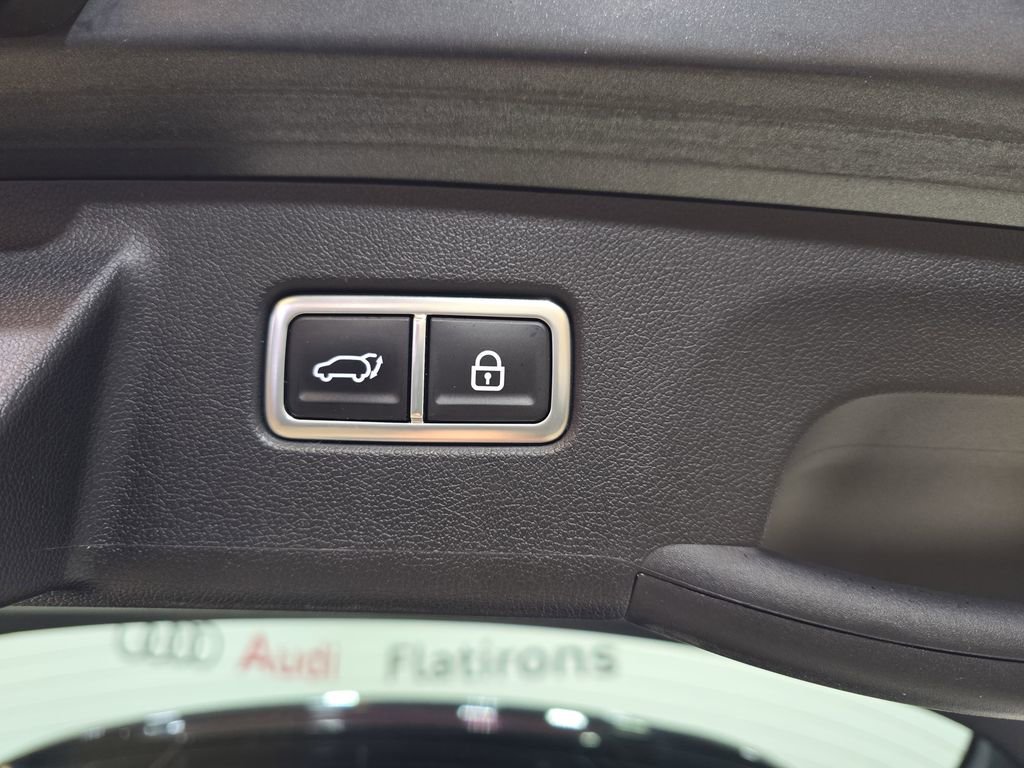 Used 2023 Kia Sorento SX image 16