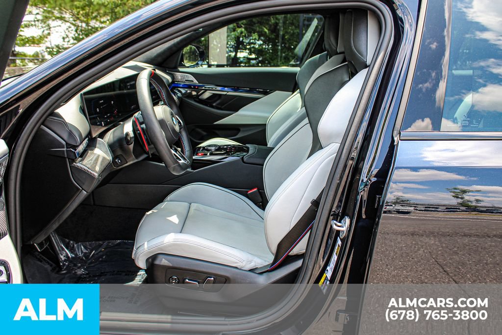 Used 2026 BMW M5 Touring AWD/4WD image 17
