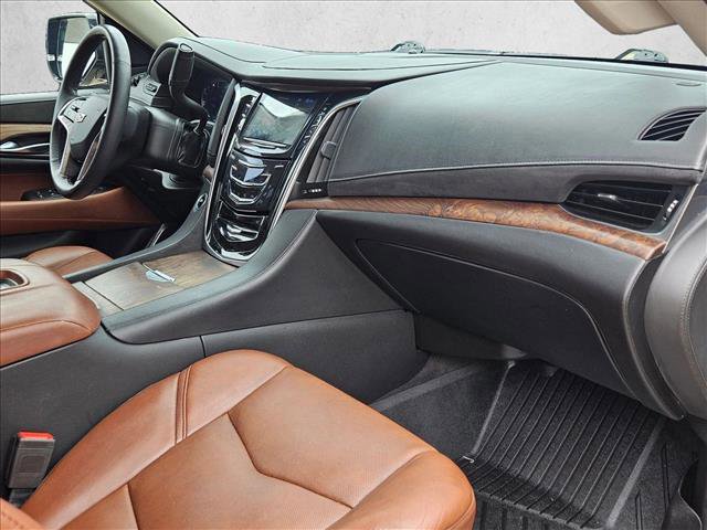 Used 2020 Cadillac Escalade ESV Premium Luxury AWD/4WD image 24