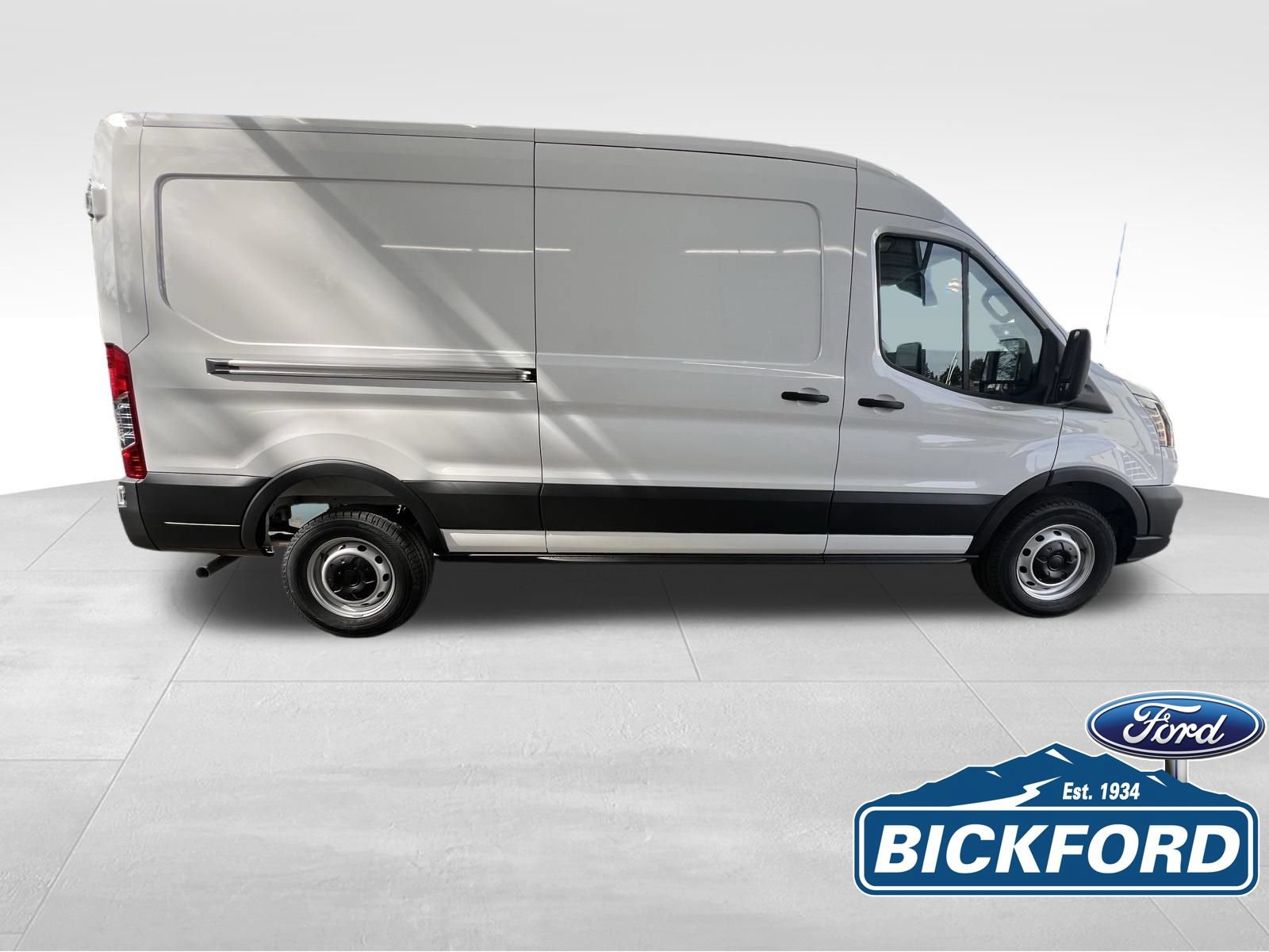 New 2026 Ford Transit 250 148 Medium Roof RWD image 4