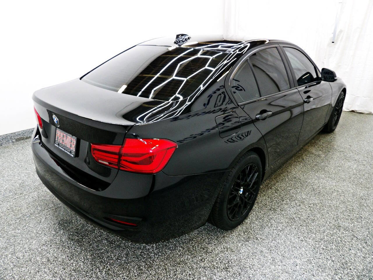 Used 2018 BMW 320i Sedan image 6