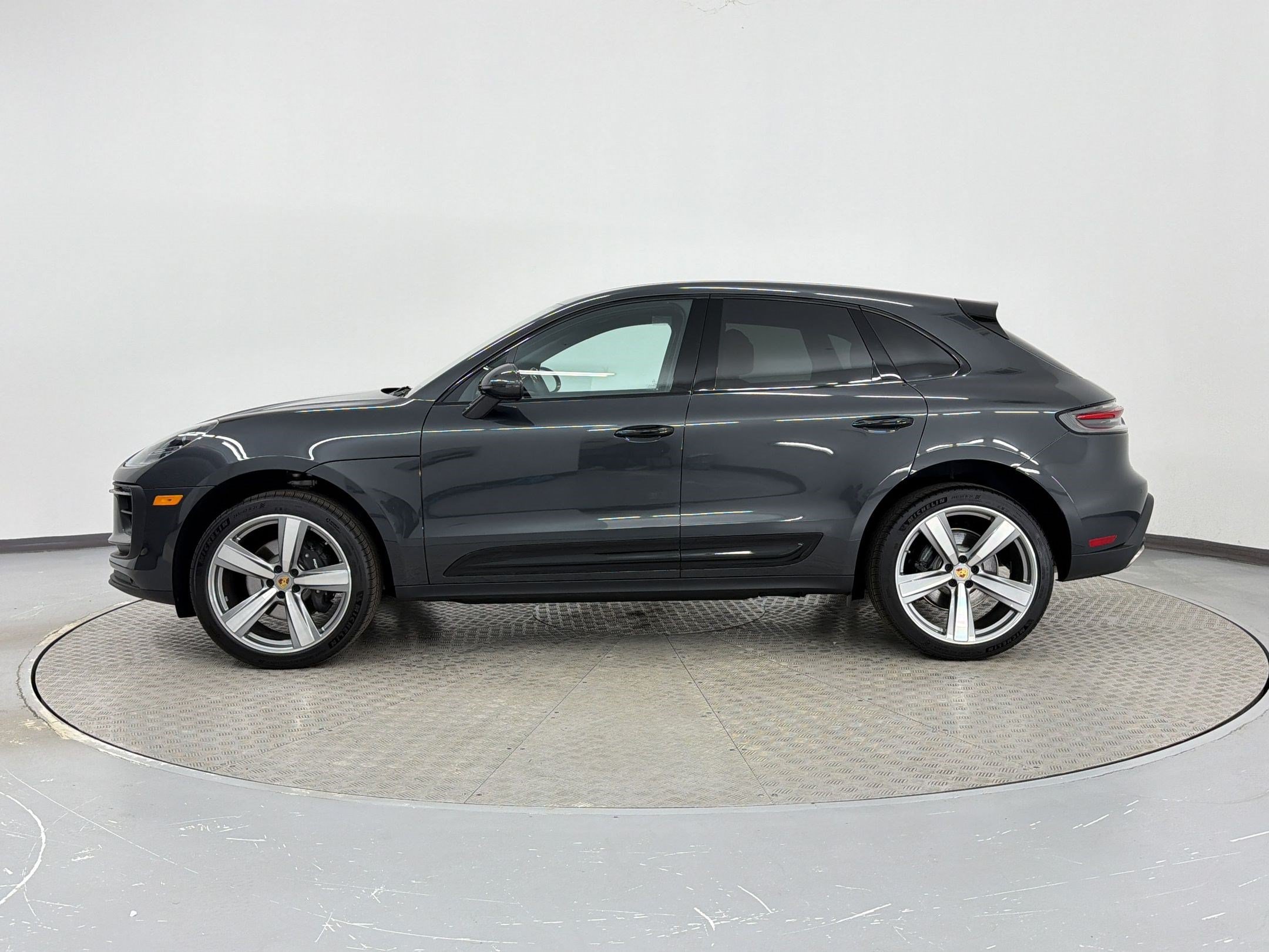 New 2026 Porsche Macan AWD/4WD image 2