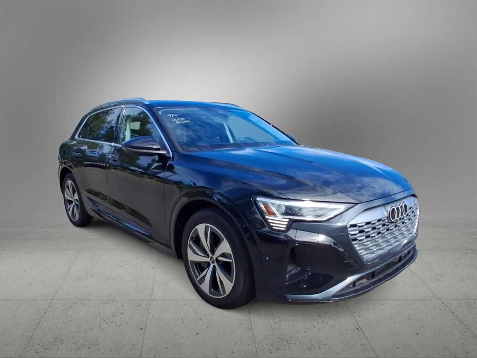 Used 2024 Audi Q8 e-tron Premium Plus w/ Premium Plus Package AWD/4WD image 2