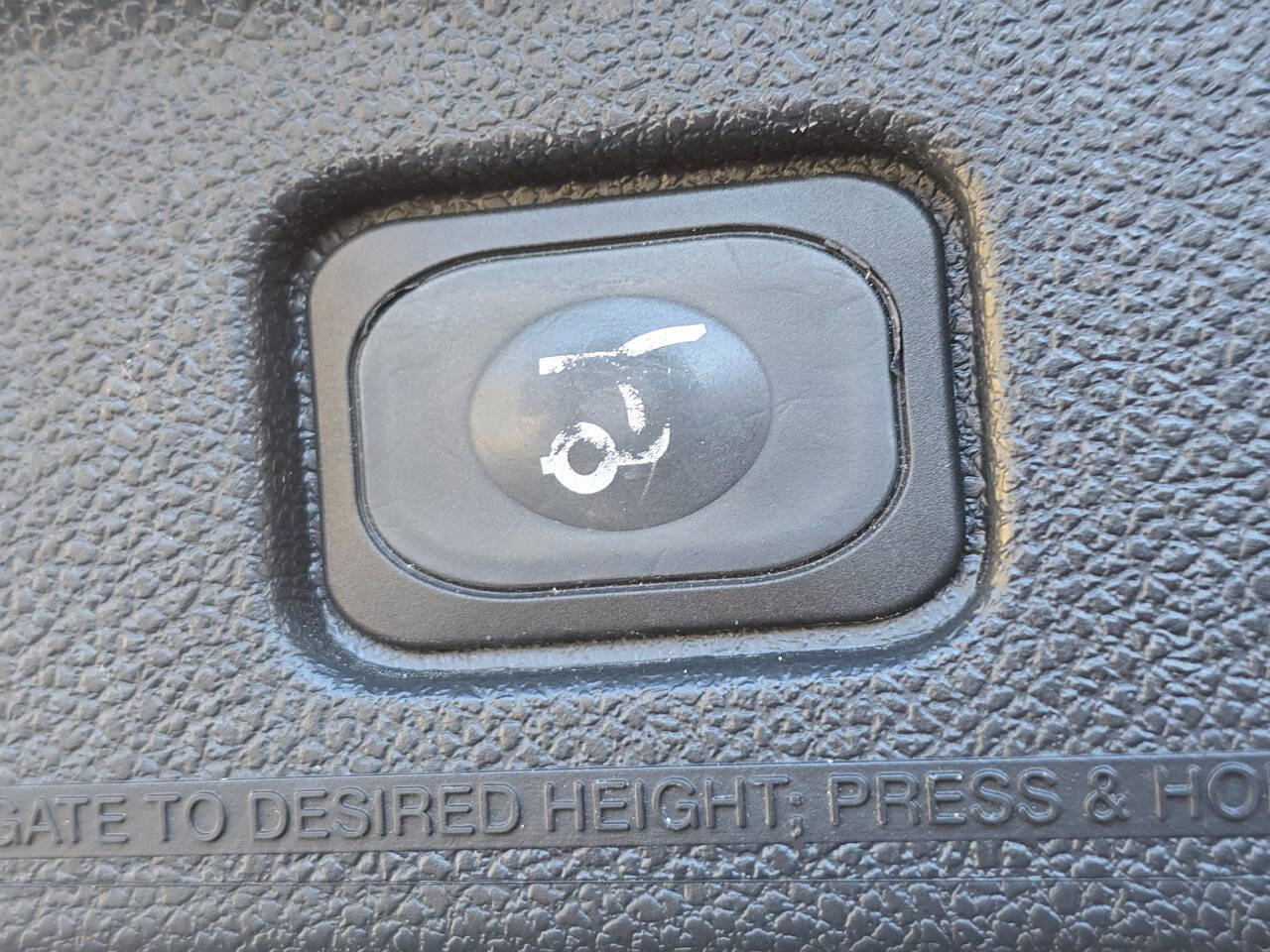 Used 2016 Ford Explorer XLT w/ Equipment Group 202A image 19