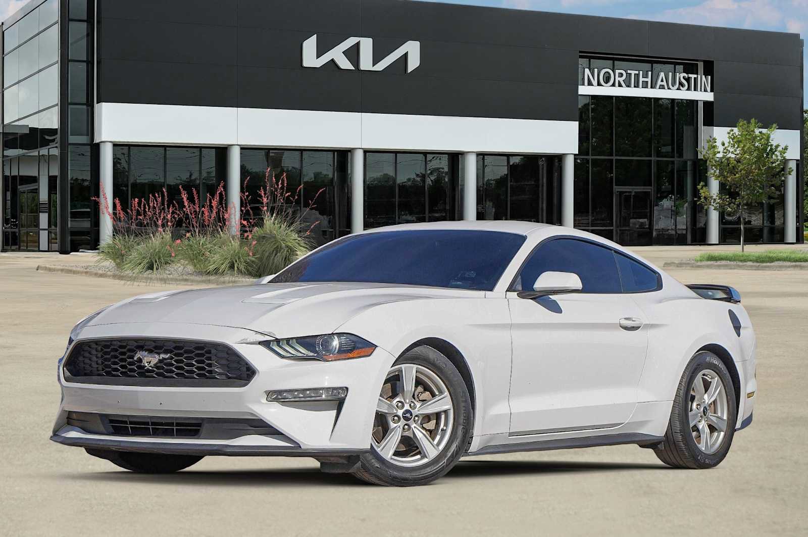Used 2020 Ford Mustang Coupe image 1