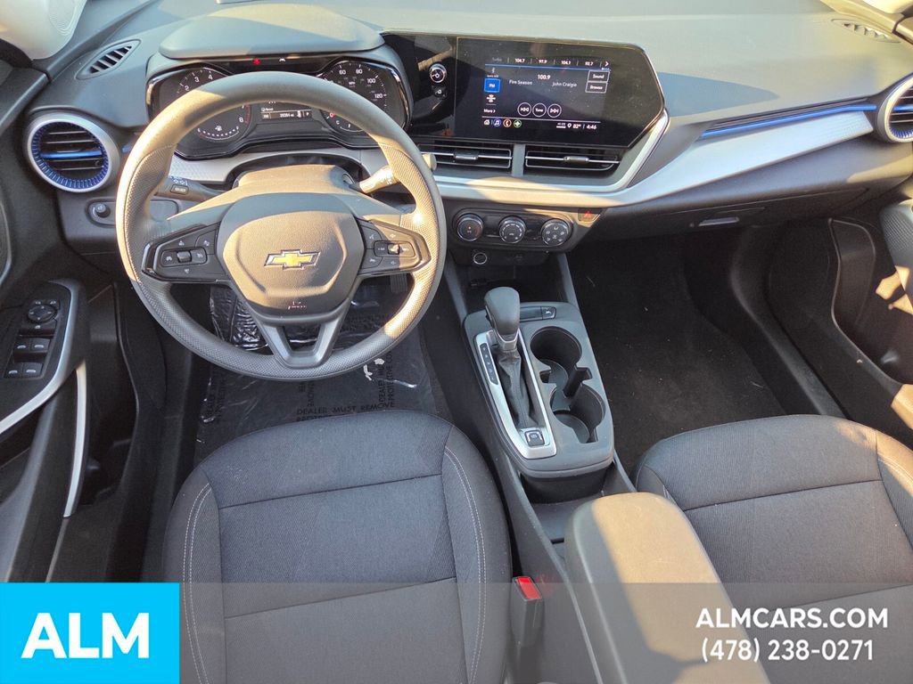 Used 2025 Chevrolet Trax LS image 15