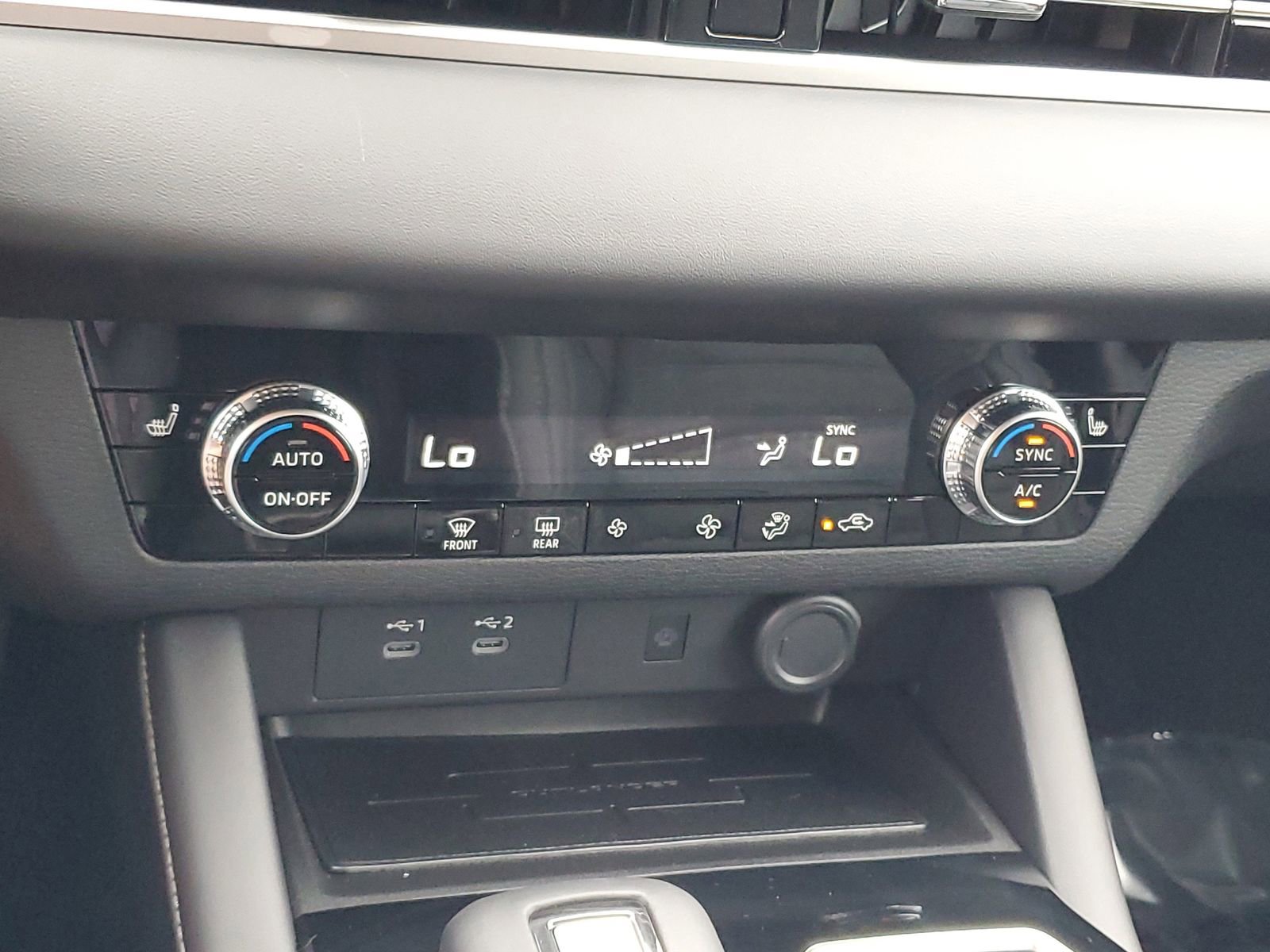 New 2025 Mitsubishi Outlander SE image 18