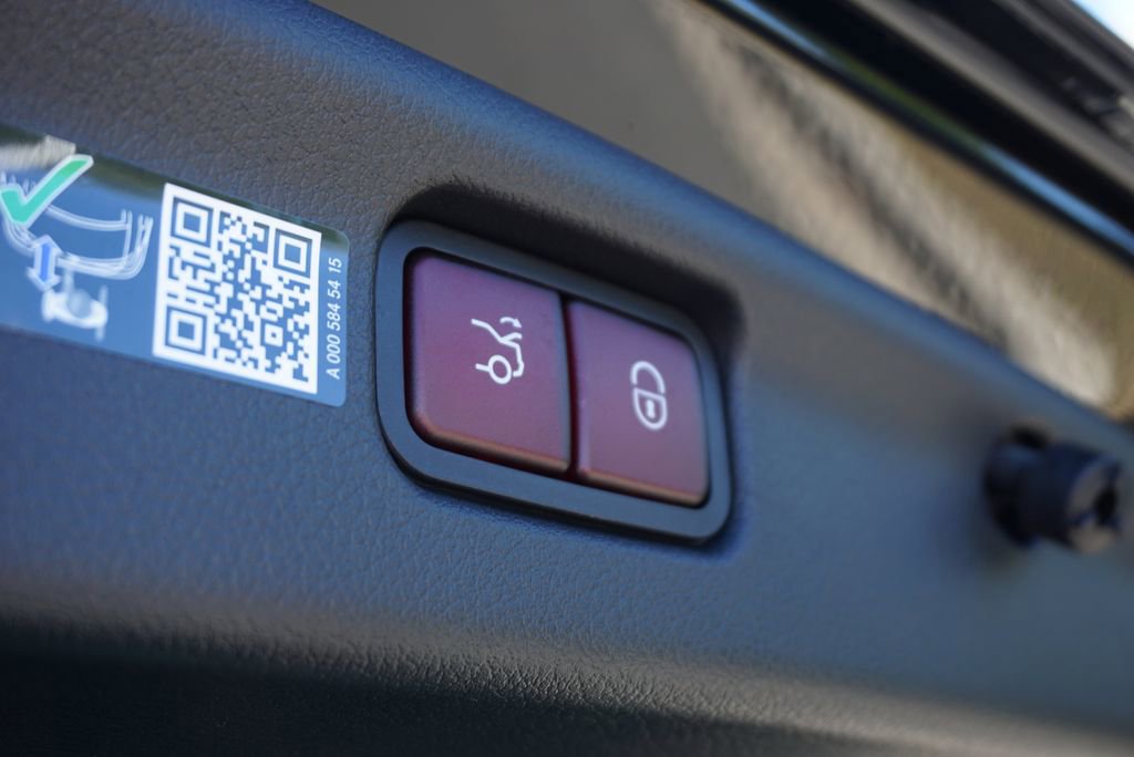 New 2026 Mercedes-Benz C 300 Sedan image 71