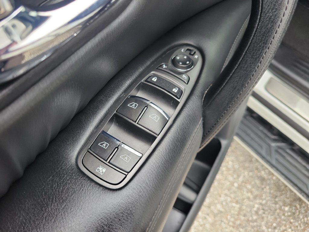 Certified 2023 Nissan Armada SL w/ Captain's Chairs Package RWD image 15