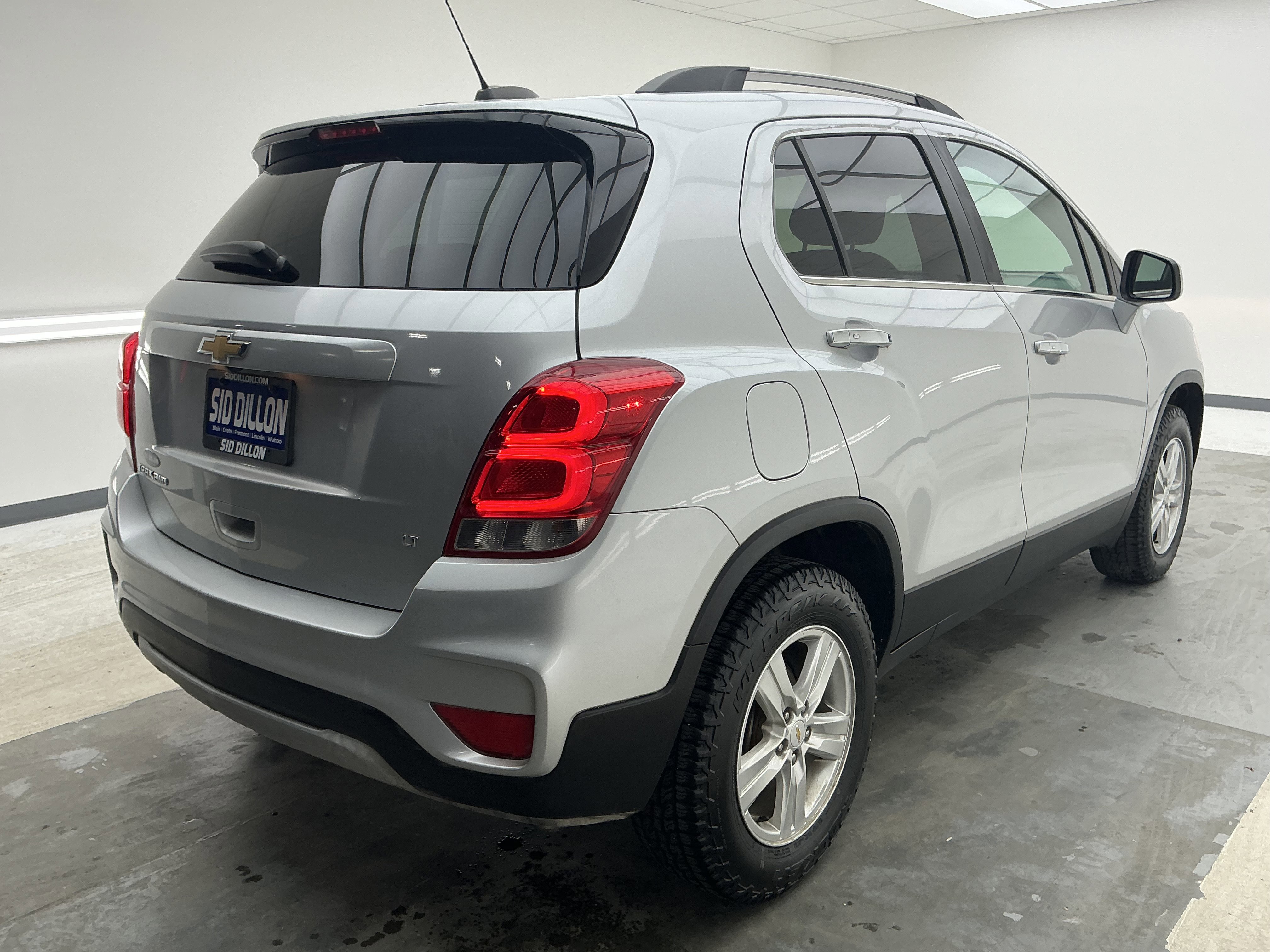 Used 2017 Chevrolet Trax LT w/ LT Convenience Package image 4