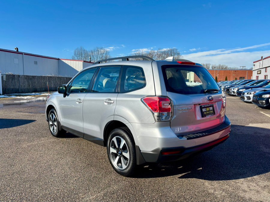 Used 2017 Subaru Forester 2.5i w/ Alloy Wheel Package image 6