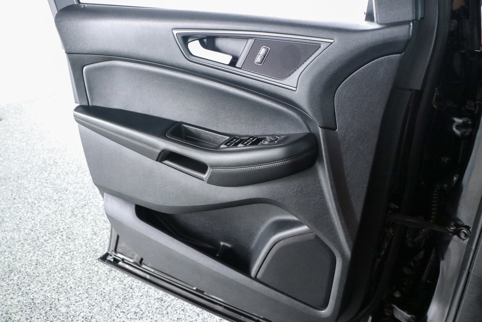 Used 2021 Ford Edge SE image 21