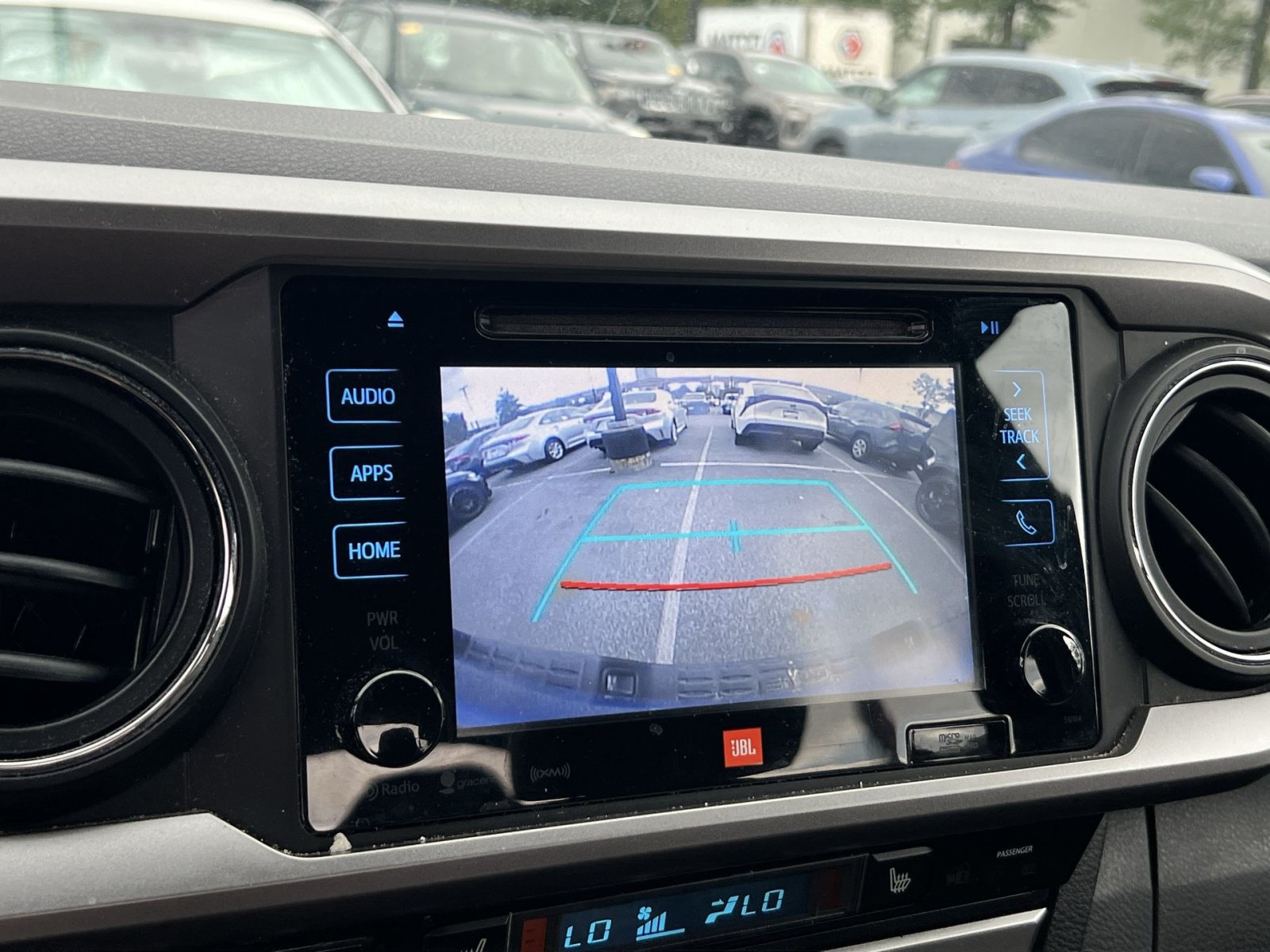 Used 2016 Toyota Tacoma Limited w/ Towing Package AWD/4WD image 18