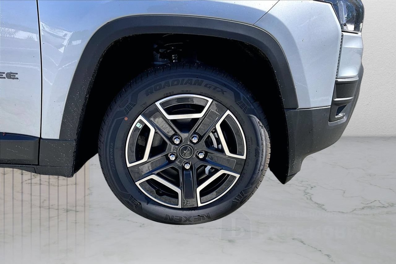 New 2026 Jeep Cherokee Laredo AWD/4WD image 31