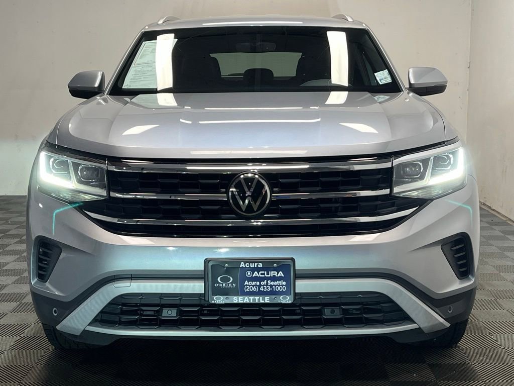 Used 2023 Volkswagen Atlas Cross Sport SE AWD/4WD image 2