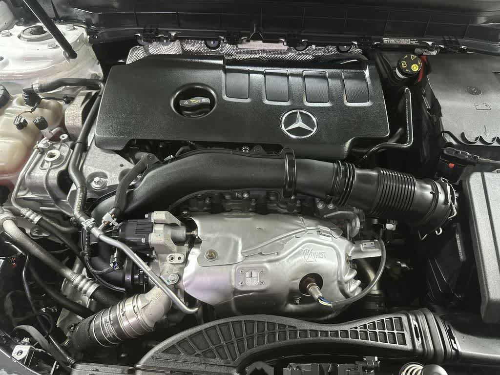 Used 2023 Mercedes-Benz GLB 250 image 12