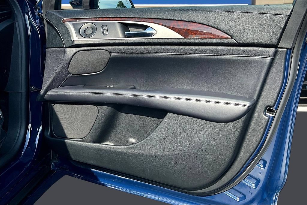 Used 2018 Lincoln MKZ Reserve FWD image 30