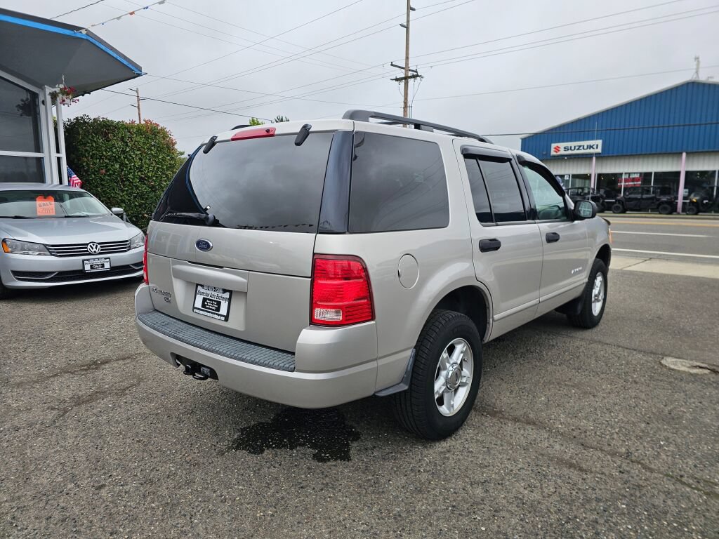 Used 2004 Ford Explorer XLT AWD/4WD image 7