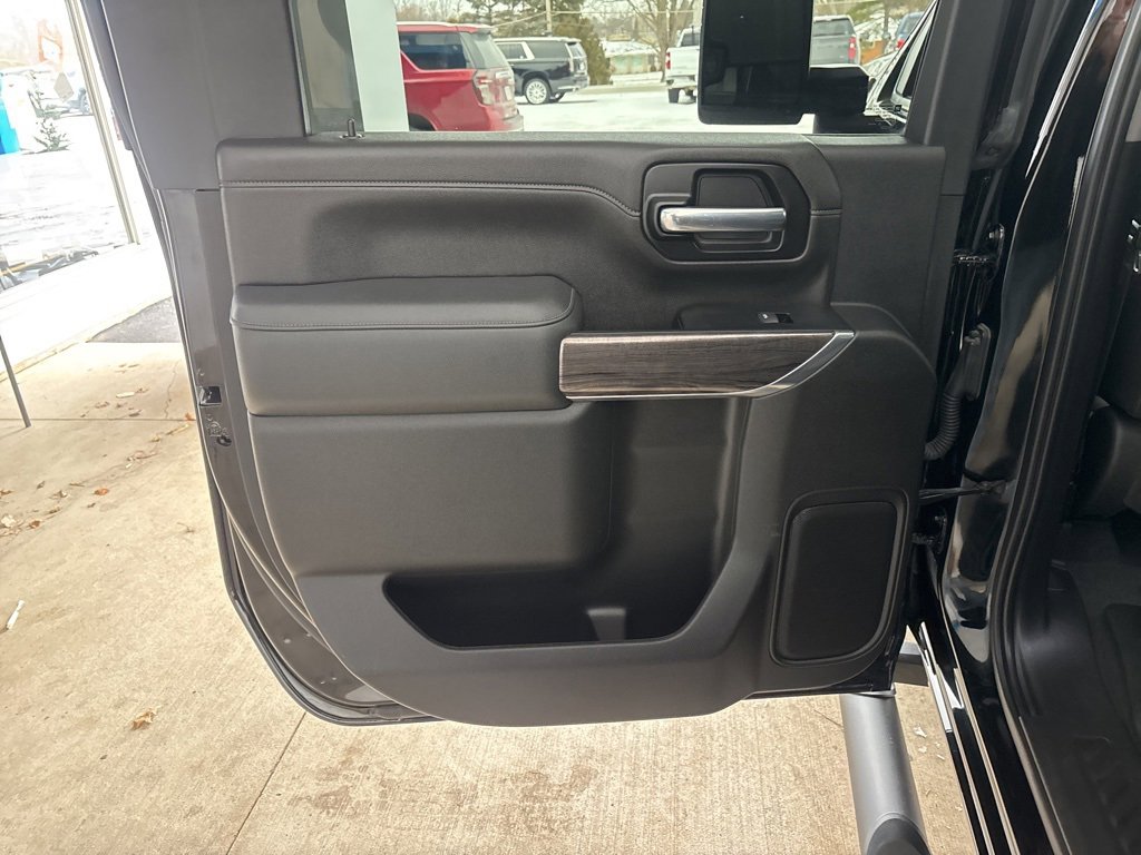 Used 2023 Chevrolet Silverado 2500 LTZ w/ LTZ Plus Package image 28