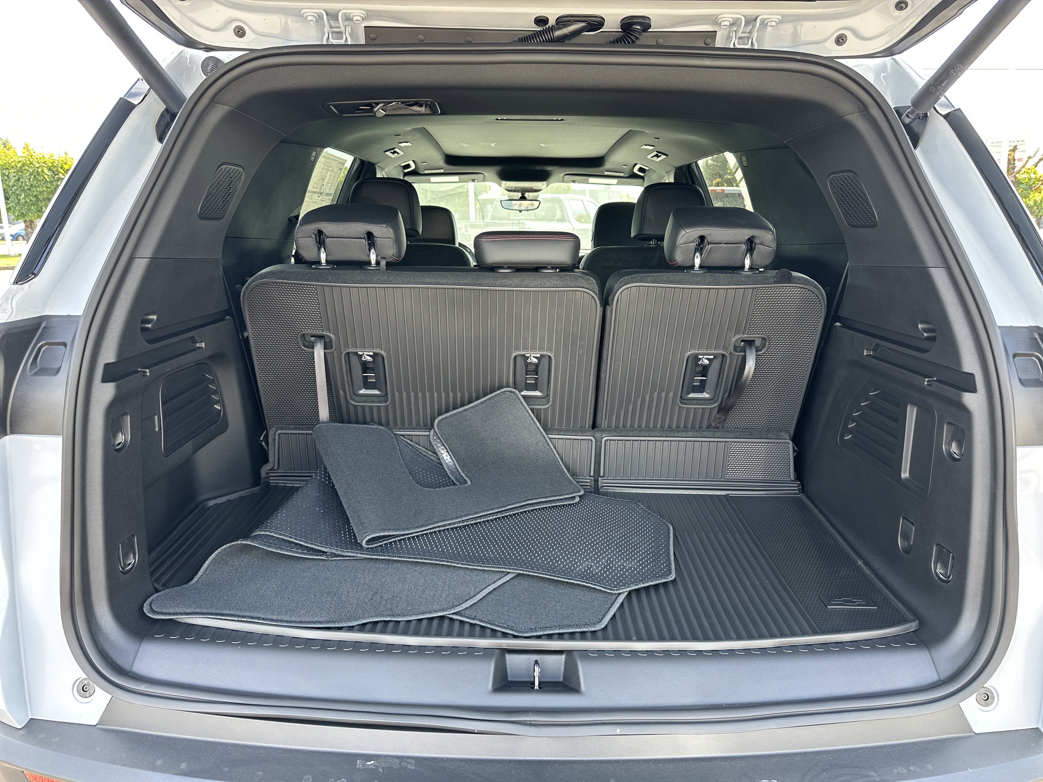 New 2026 Chevrolet Traverse Z71 w/ Enhanced Driving Package image 5