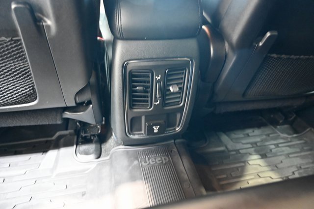 Used 2022 Jeep Grand Cherokee Laredo X image 27