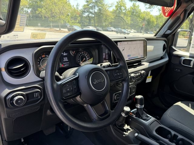 Used 2025 Jeep Wrangler Sport AWD/4WD image 12