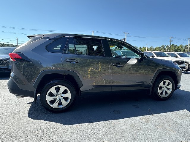 Used 2022 Toyota RAV4 LE FWD image 8