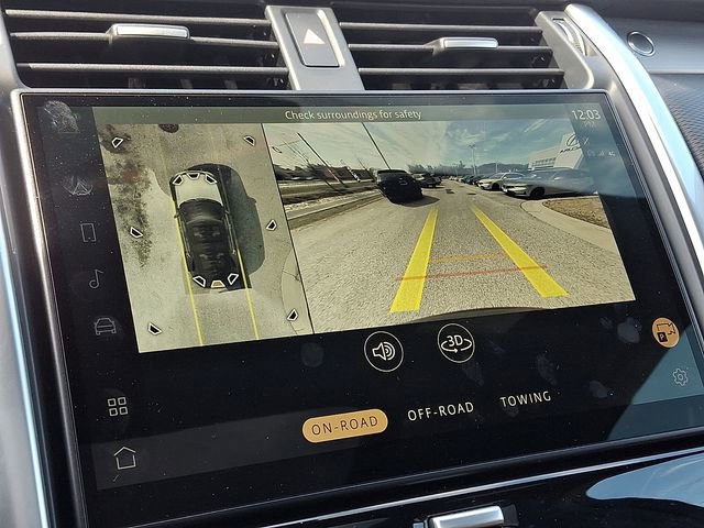 Used 2024 Land Rover Discovery Dynamic SE image 19