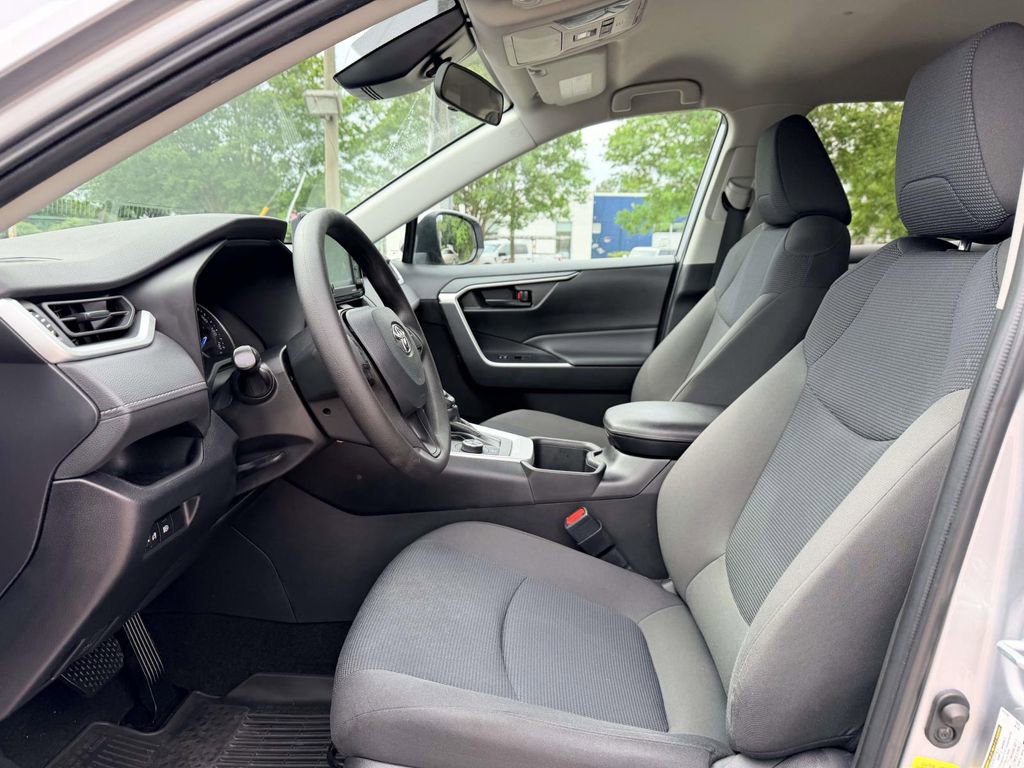 Certified 2022 Toyota RAV4 LE AWD/4WD image 19