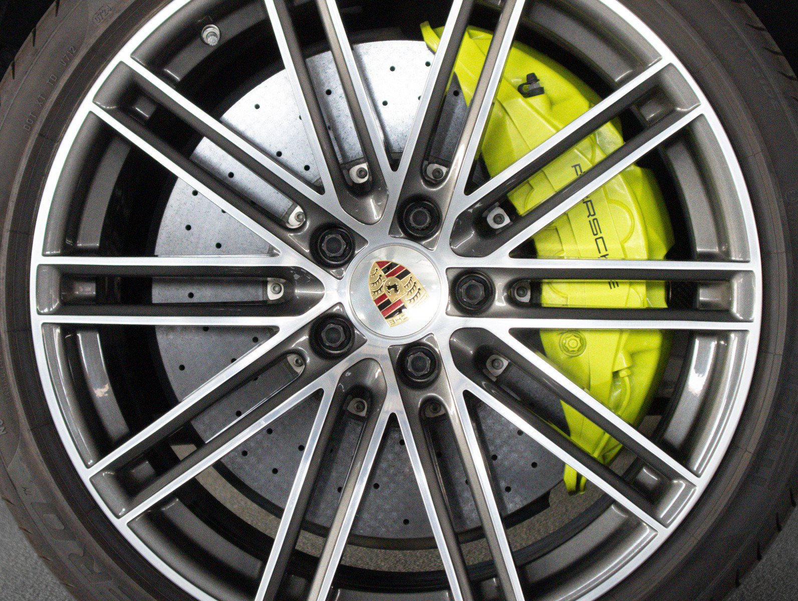 Used 2022 Porsche Cayenne Turbo S AWD/4WD image 13