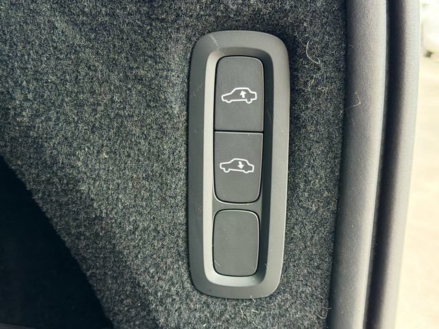 Used 2016 Volvo XC90 T8 Inscription w/ Protection Package Plus AWD/4WD image 13
