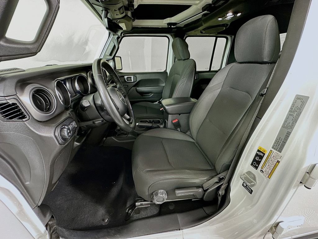 Used 2022 Jeep Gladiator Willys AWD/4WD image 21