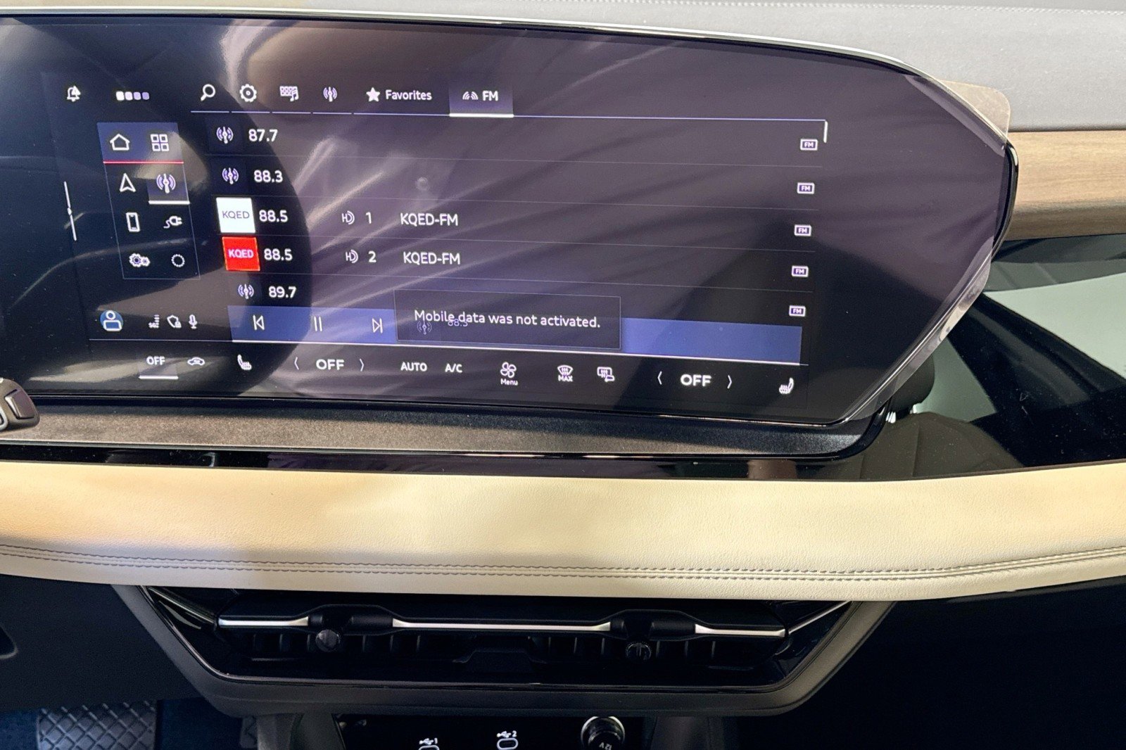 New 2025 Audi Q6 e-tron Premium image 13