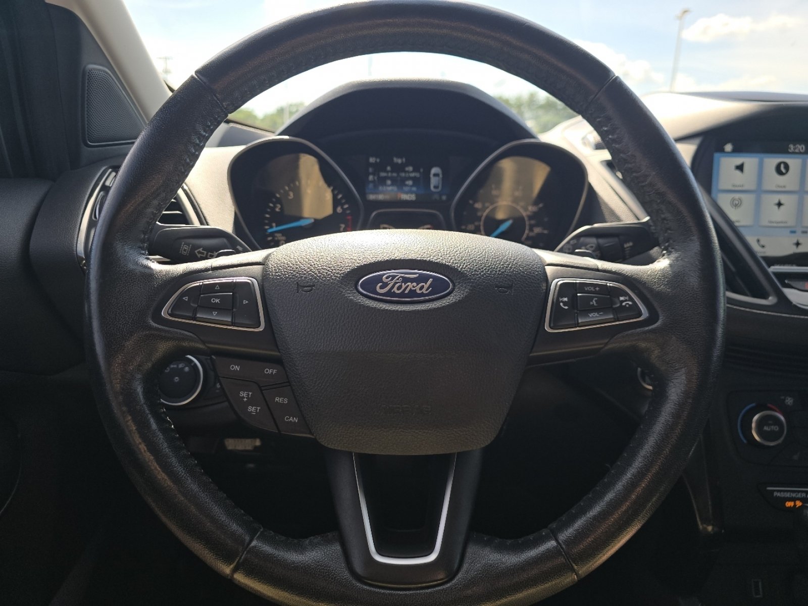 Used 2017 Ford Escape Titanium w/ Canadian Touring Package AWD/4WD image 29