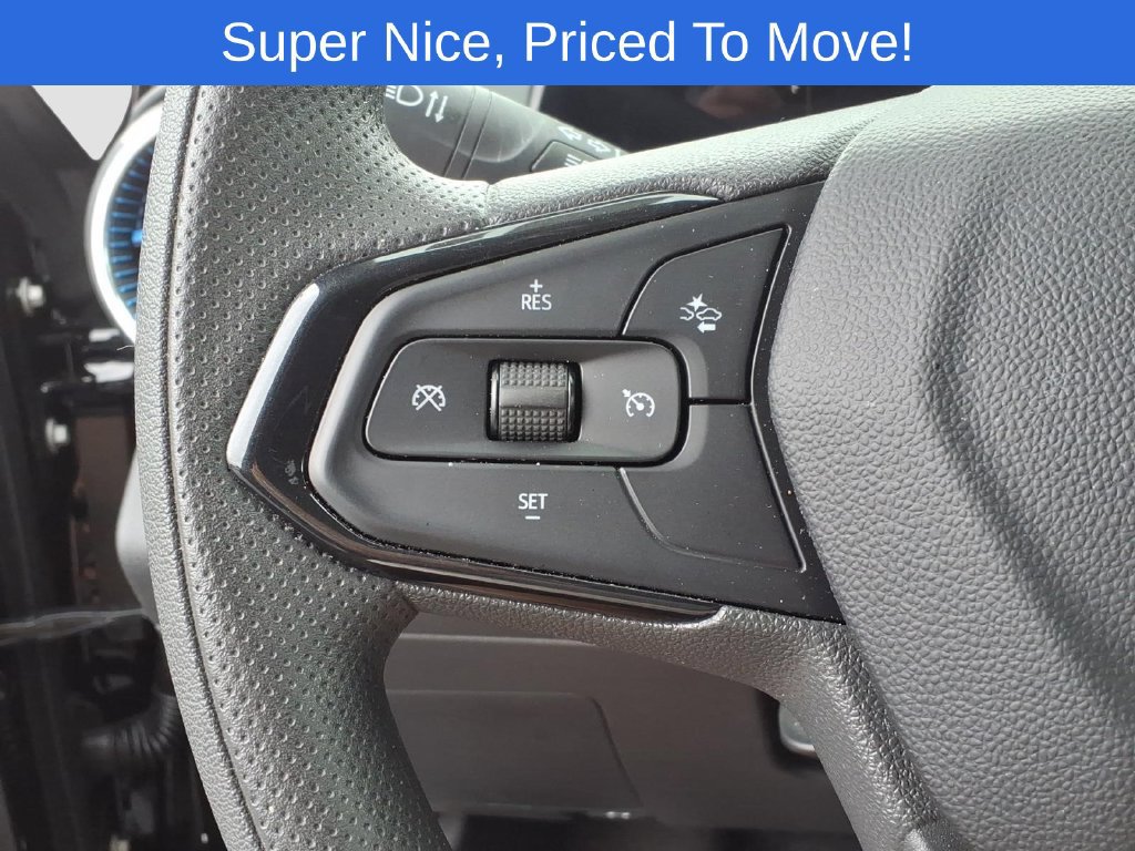 Used 2025 Chevrolet Trax LT FWD image 23