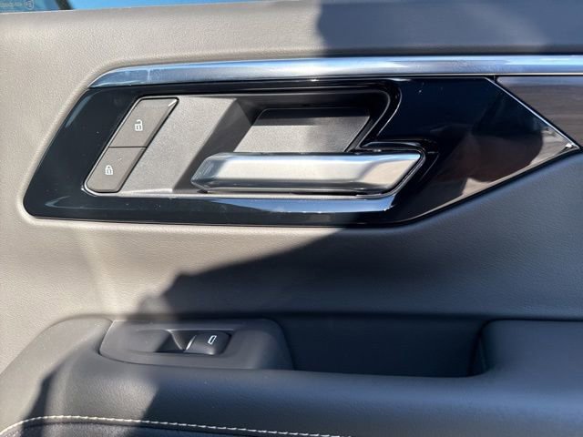 New 2026 Chevrolet Suburban Premier image 14