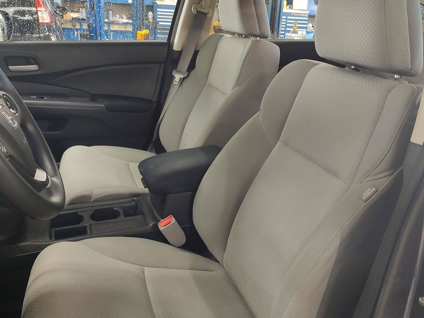 Used 2016 Honda CR-V LX image 2