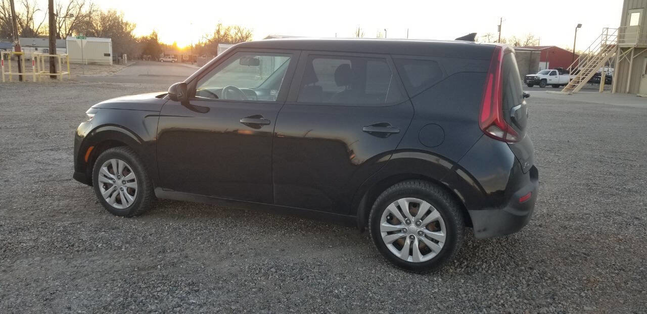 Used 2021 Kia Soul LX FWD image 4