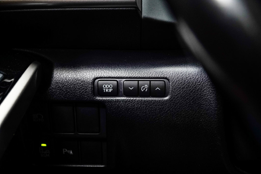 Used 2020 Lexus IS 300 AWD w/ Premium Package image 38
