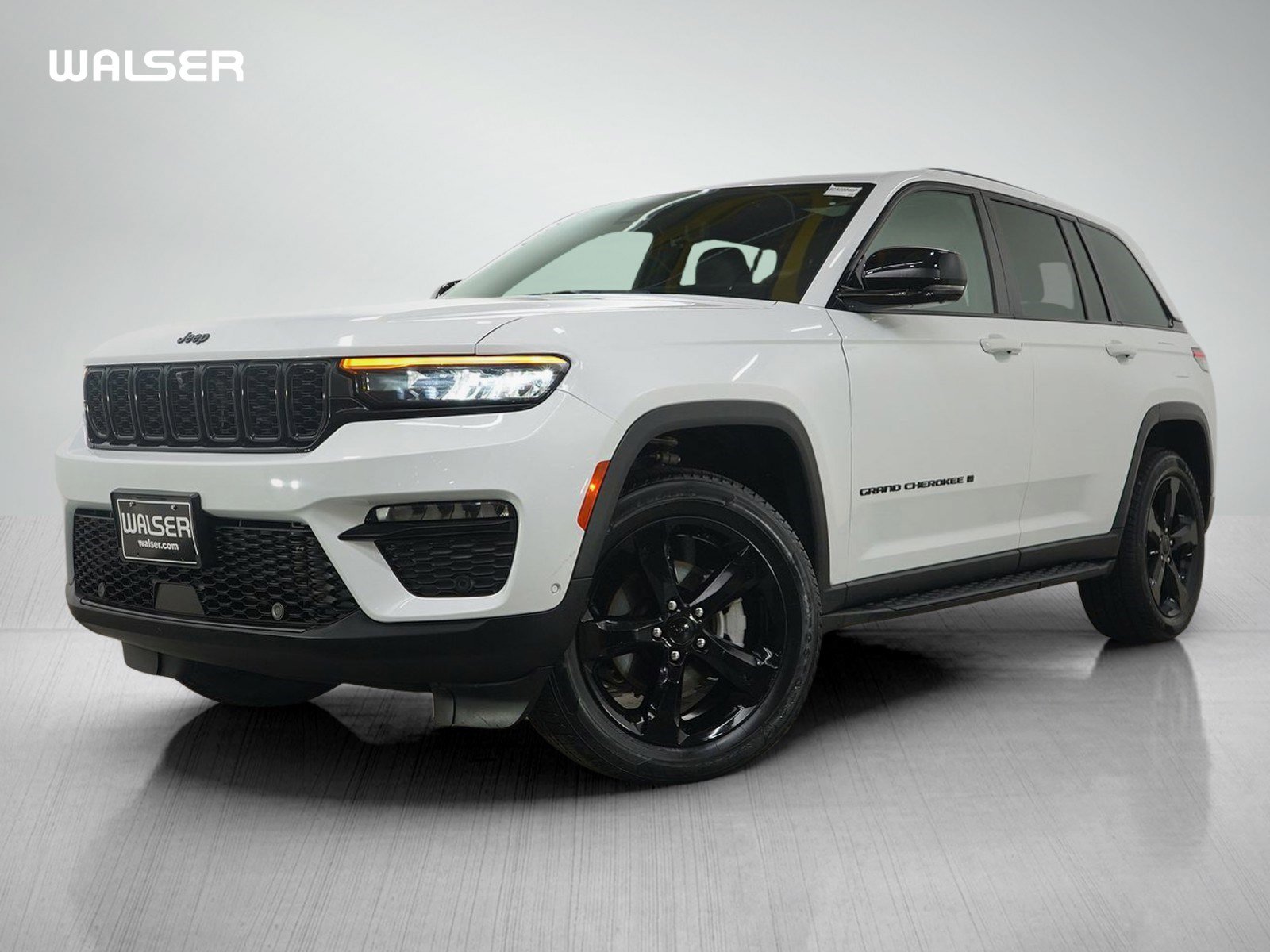 Used 2024 Jeep Grand Cherokee Limited w/ Luxury Tech Group II AWD/4WD image 1