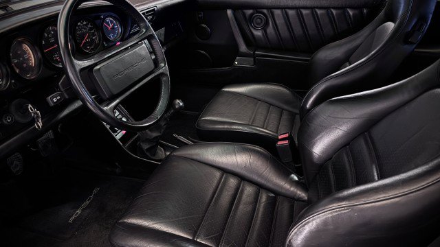 Used 1989 Porsche 911 Carrera RWD image 4