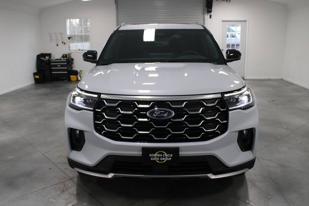 New 2026 Ford Explorer Platinum RWD image 2
