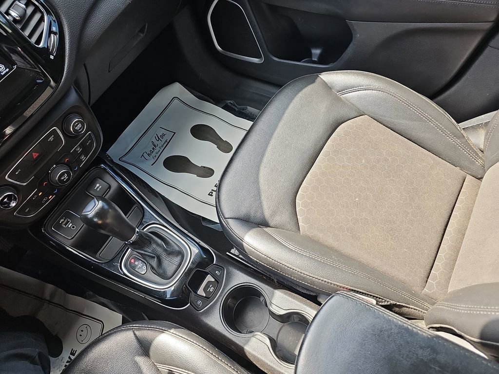 Used 2021 Jeep Compass Latitude FWD image 28