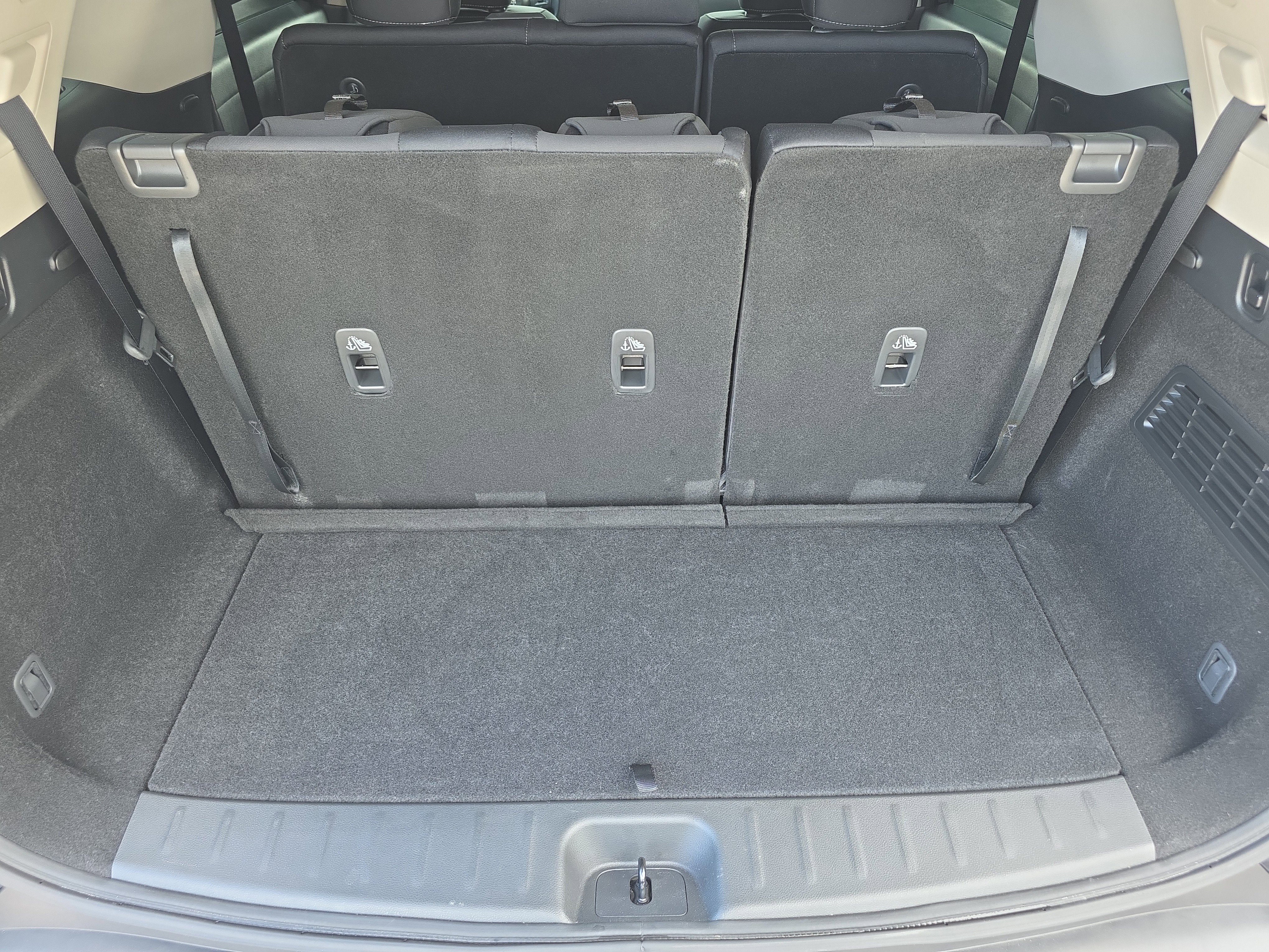 Used 2024 Nissan Pathfinder S image 11