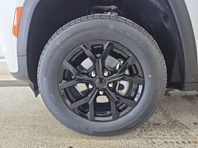 New 2026 Jeep Grand Cherokee Altitude AWD/4WD image 25